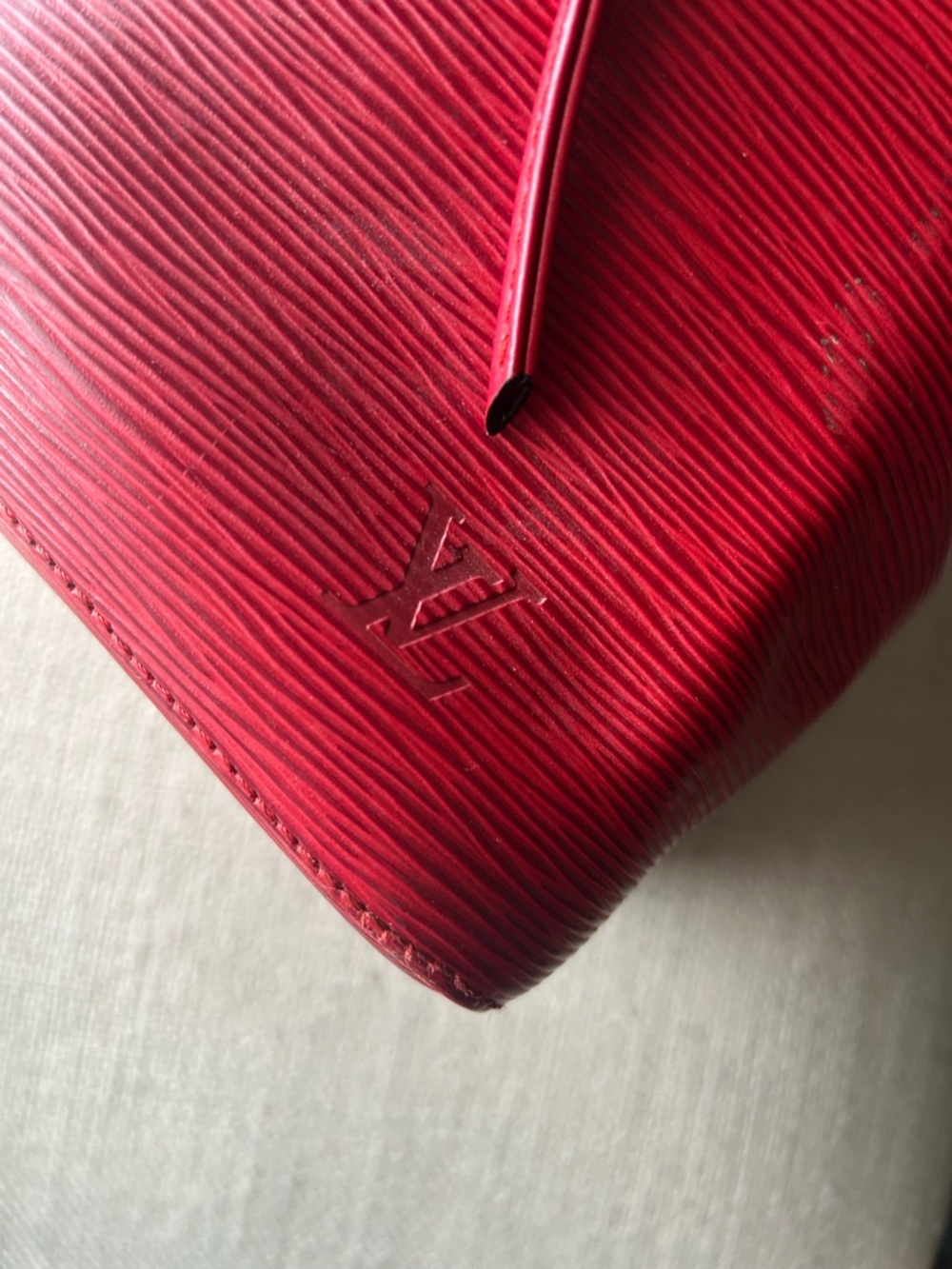Louis Vuitton Red Epi Leather Drawstring Shoulder Bucket Bag PRISTINE CONDITION - Picture 12 of 13